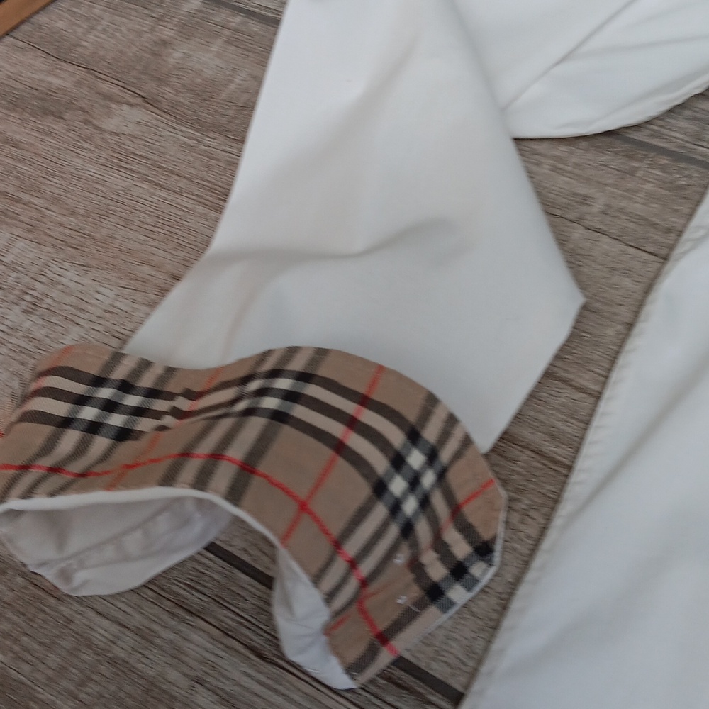 BURBERRY..NOVA DETAIL BUTTON DOWN..MEDIUM - image 2